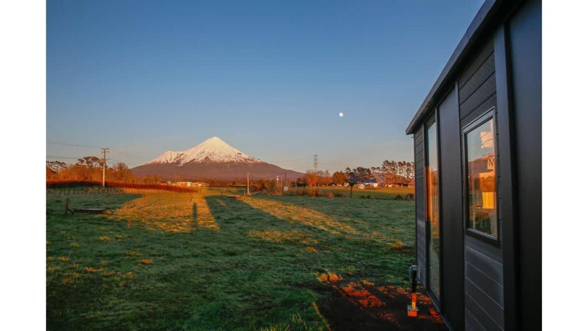 Taranaki Creekside Kea By Tiny Away Βίλα Stratford Εξωτερικό φωτογραφία